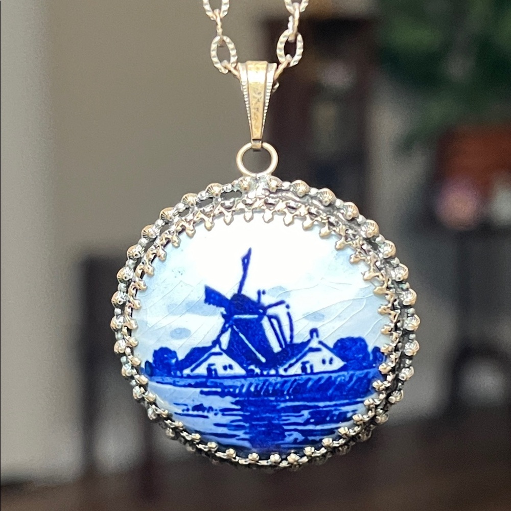 Vintage Dutch Blue & White Windmill Porcelain Silver Plated Pendant Necklace